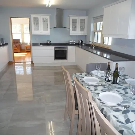 Derryleigh House Boherbue By Trident Homes Дом отдыха